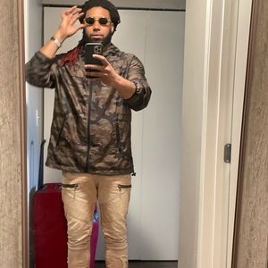 Meet your Posher, Marquis